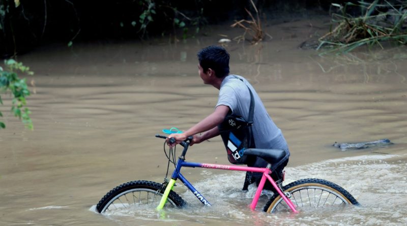 Alcalde atiende un parto en medio de una tormenta en el noreste de México