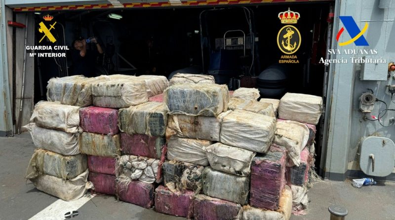 Incautadas tres toneladas de cocaína en un barco al oeste de las islas Canarias