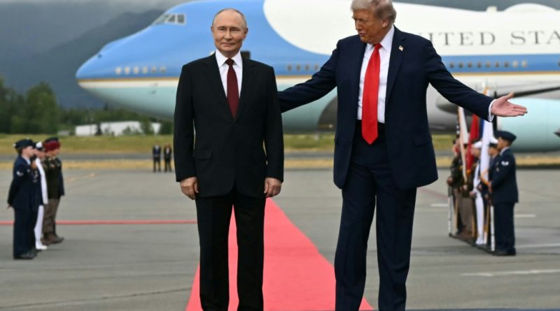 Putin rompe su aislamiento por la guerra en la alfombra roja de Trump