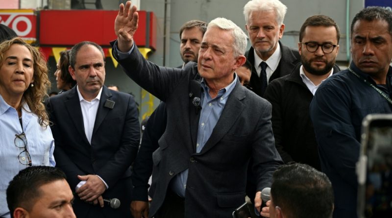 El expresidente Uribe renuncia a la inminente prescripción de su caso en Colombia
