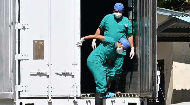 Cadáveres de unos 200 migrantes permanecen sin identificar en Panamá