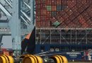 Decenas de contenedores caen al mar en California