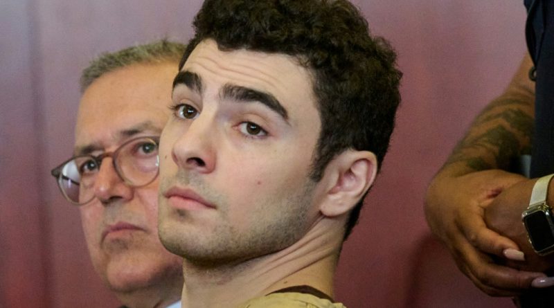 Presunto asesino de CEO de aseguradora de salud de EEUU comparará ante tribunal en diciembre