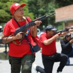 Venezuela entrena militarmente a civiles ante un eventual ataque de EEUU Venezuela entrena militarmente a civiles ante un eventual ataque de EEUU