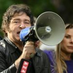 Peso argentino bajo presión pese a auxilio de EEUU en la recta final a las legislativas Peso argentino bajo presión pese a auxilio de EEUU en la recta final a las legislativas