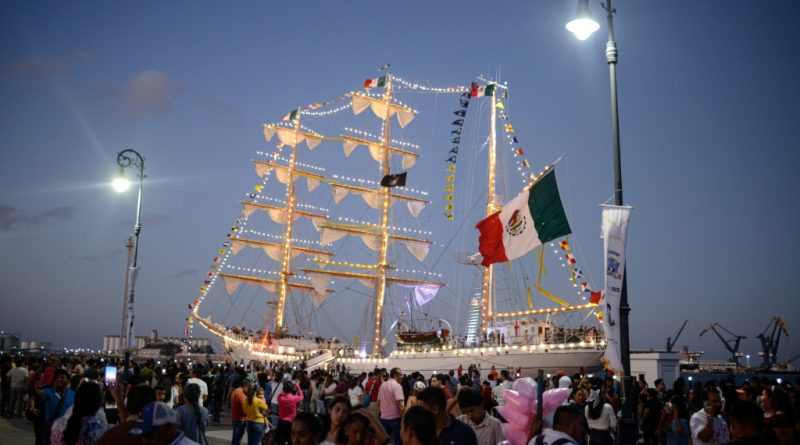 Regresa a México el buque escuela que chocó contra el puente de Brooklyn