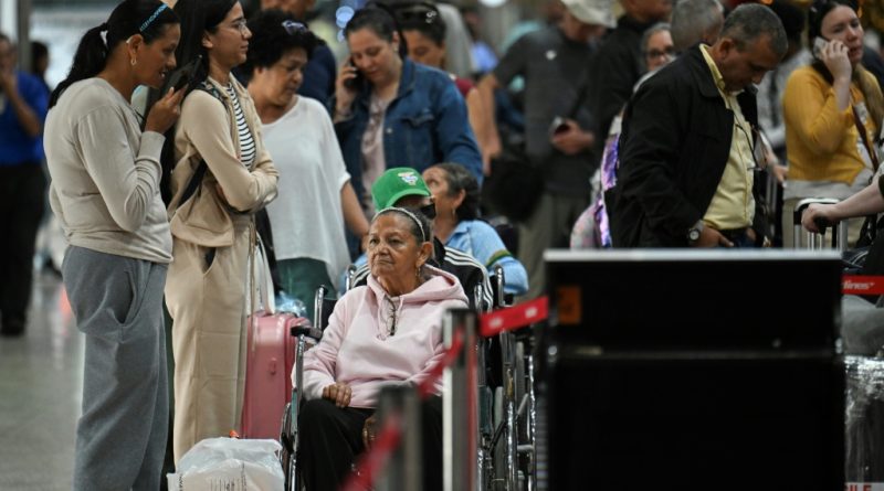 Venezuela da 48 horas a las aerolíneas para reanudar sus conexiones tras la cancelación de vuelos