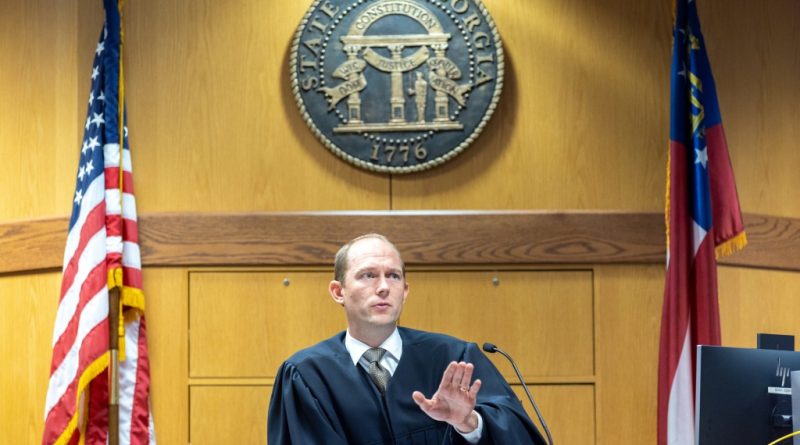 Un juez desestima el caso contra Trump por interferencia electoral