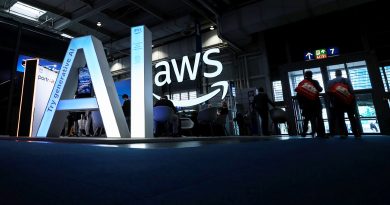 Amazon presenta un nuevo chip de inteligencia artificial para competir con Nvidia