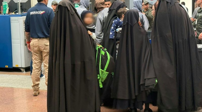 Colombia expulsa a miembros de una secta judía y los entrega a las autoridades de EEUU