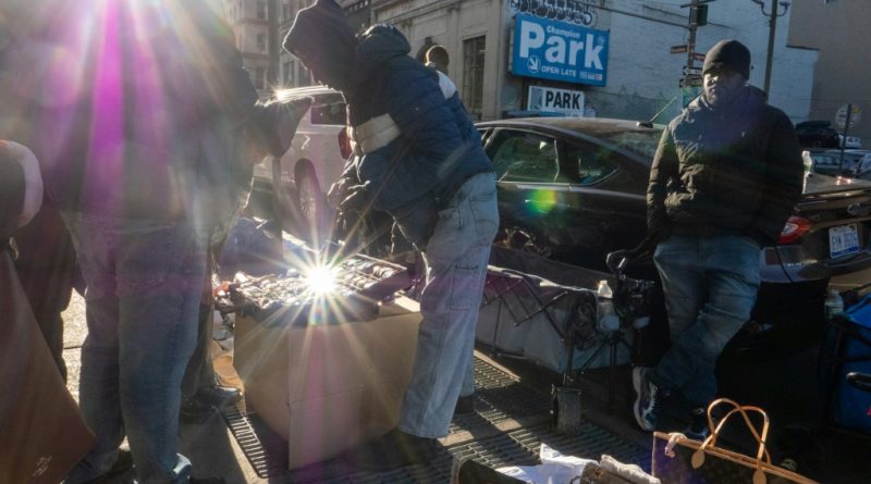 Paralizan los procesos de residencia y ciudadanía a migrantes de Cuba, Venezuela y otros 17 países