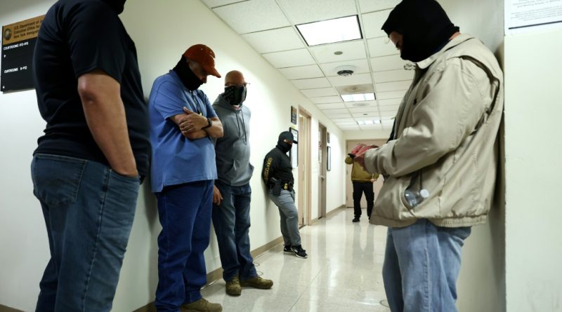 Trump destituye a ocho jueces de inmigración en Nueva York Trump destituye a ocho jueces de inmigración en Nueva York