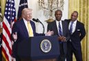 Trump celebra el Mes de la Historia Negra en medio de críticas por racismo