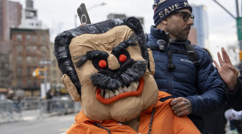 Trump dice que por ahora solo han procesado a Maduro por «una fracción» de sus delitos