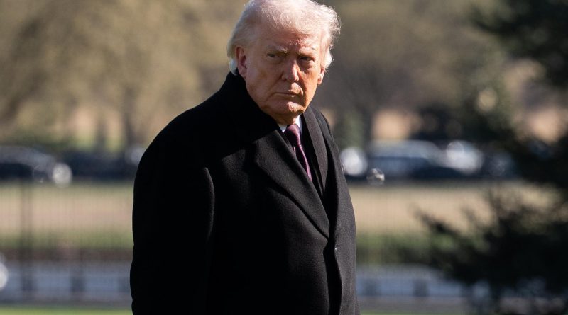 Trump dice que no le importa que Cuba reciba petróleo ruso: «Tienen que sobrevivir»