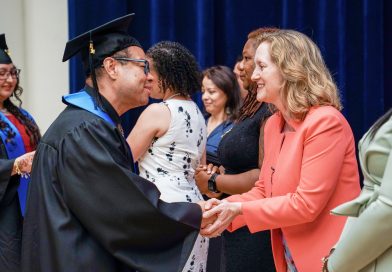 Carlos Rosario School conecta educación y empleo en el DMV