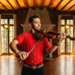 Juan Manú celebra la herencia mexicana