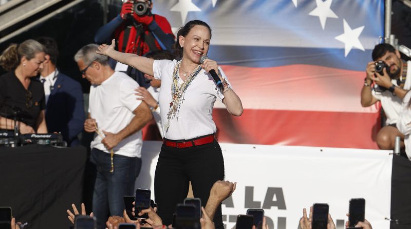 Miles de personas reciben a María Corina Machado en Madrid al grito de «¡Presidenta!»